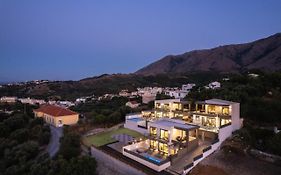 Four Horizons Luxury Villas